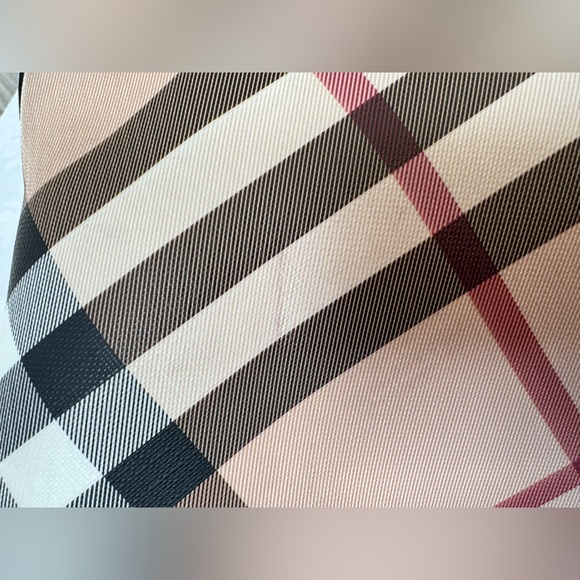 Burberry handbag - Picture 13 of 14